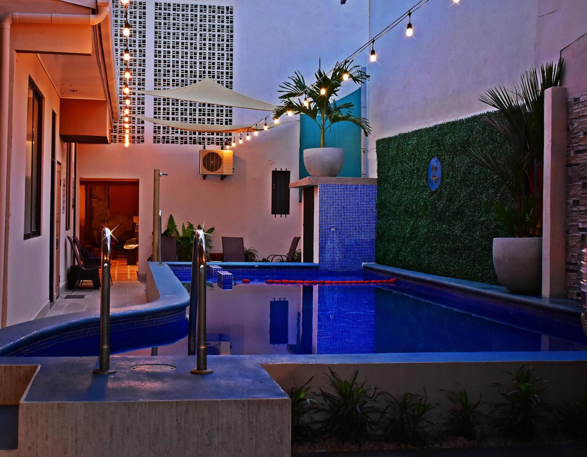 Hotel Cabinas Midey Puntarenas Bagian luar foto
