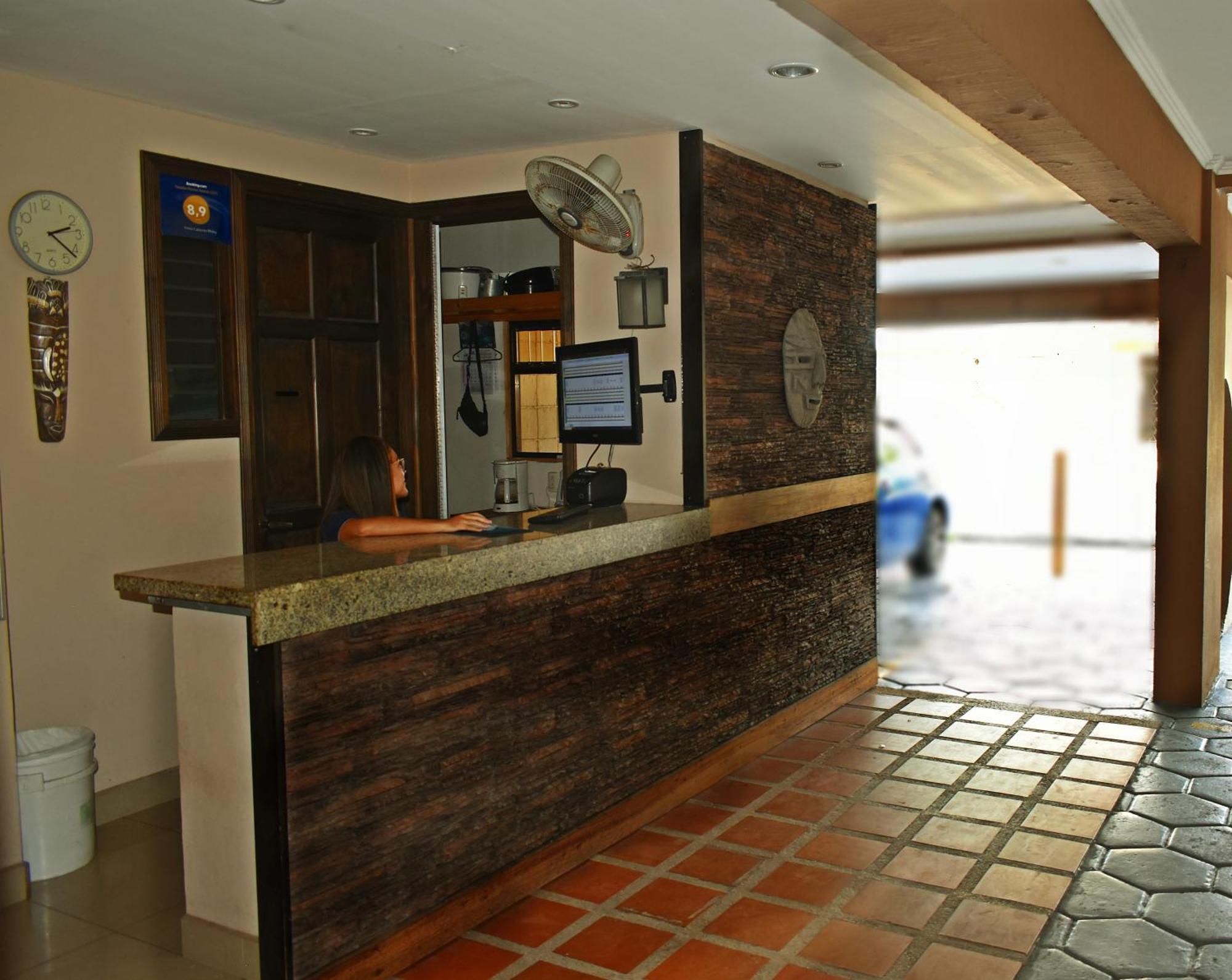 Hotel Cabinas Midey Puntarenas Bagian luar foto