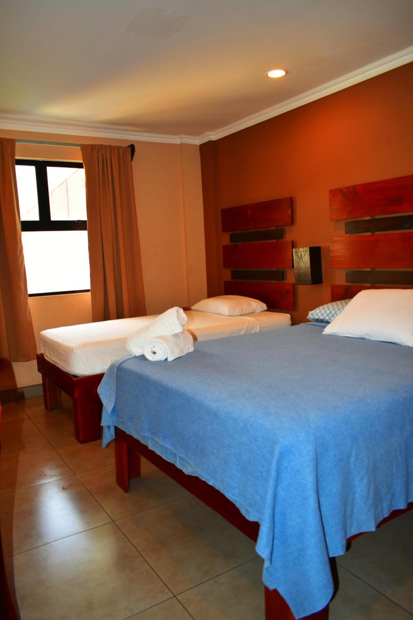 Hotel Cabinas Midey Puntarenas Bagian luar foto